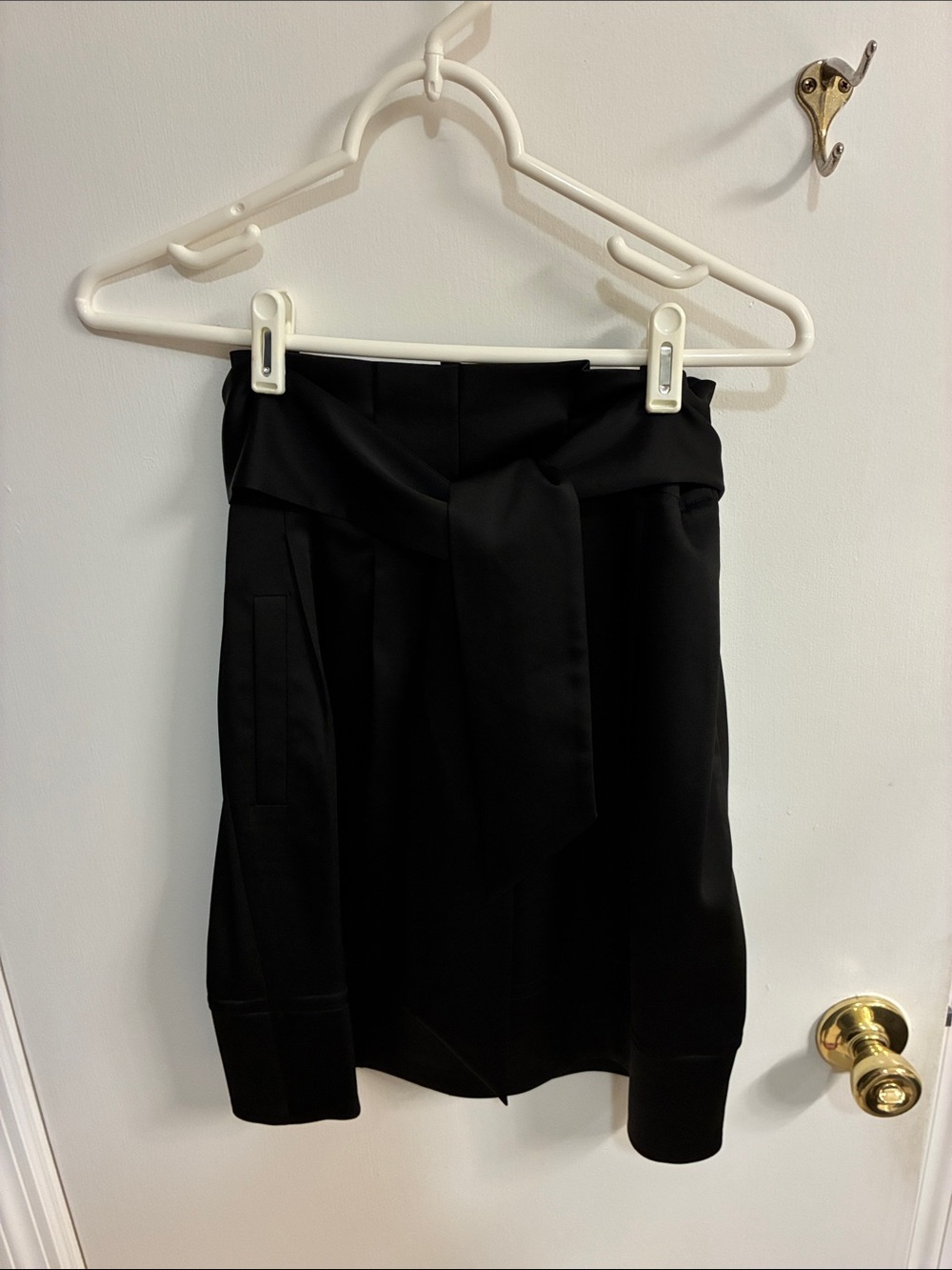 BCBGMaxAzria Black Mini Skirt with Waist Tie Sz 0